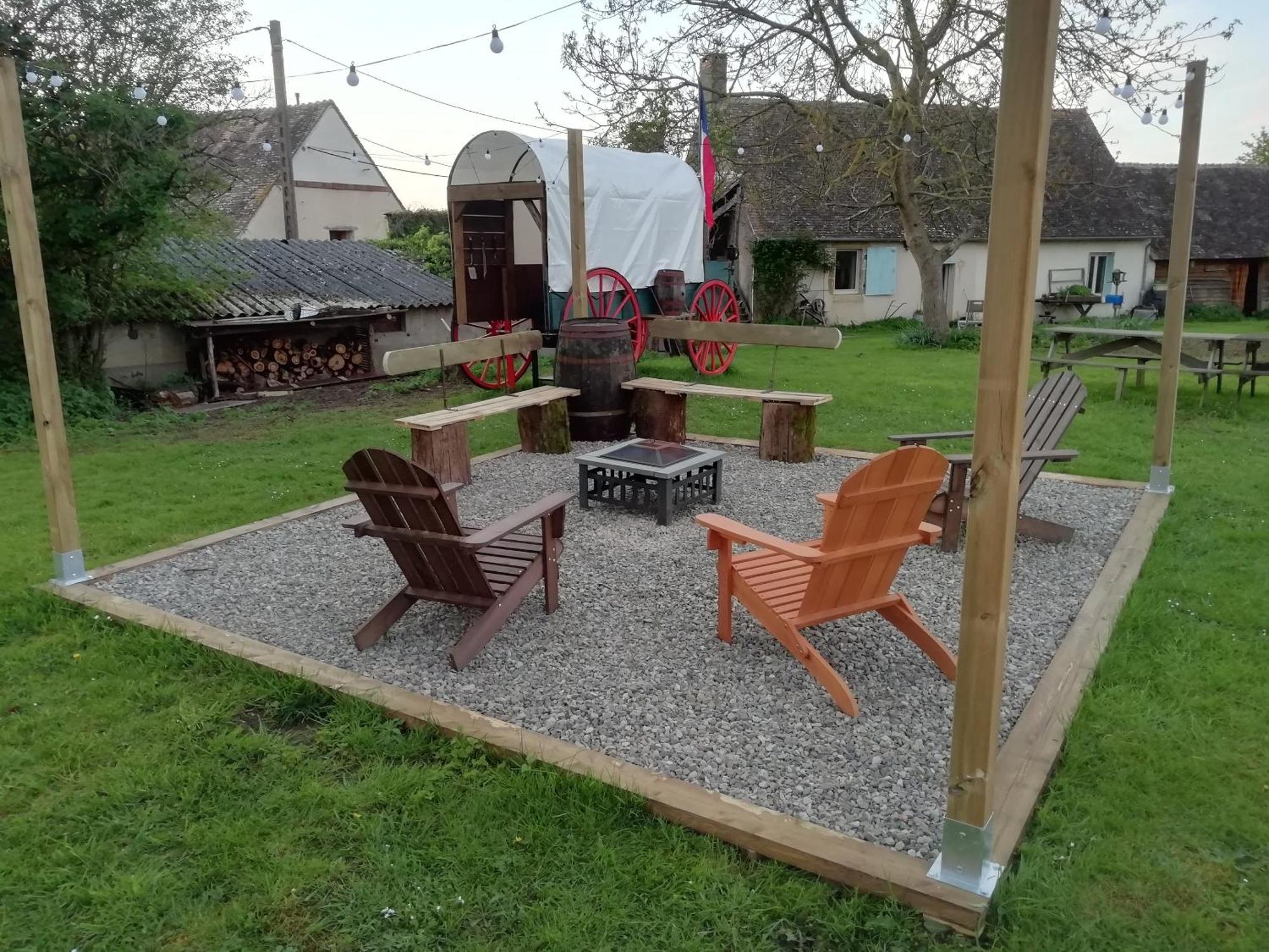 La Valise A Cheval Bed & Breakfast Mezieres-sur-Ponthouin ภายนอก รูปภาพ