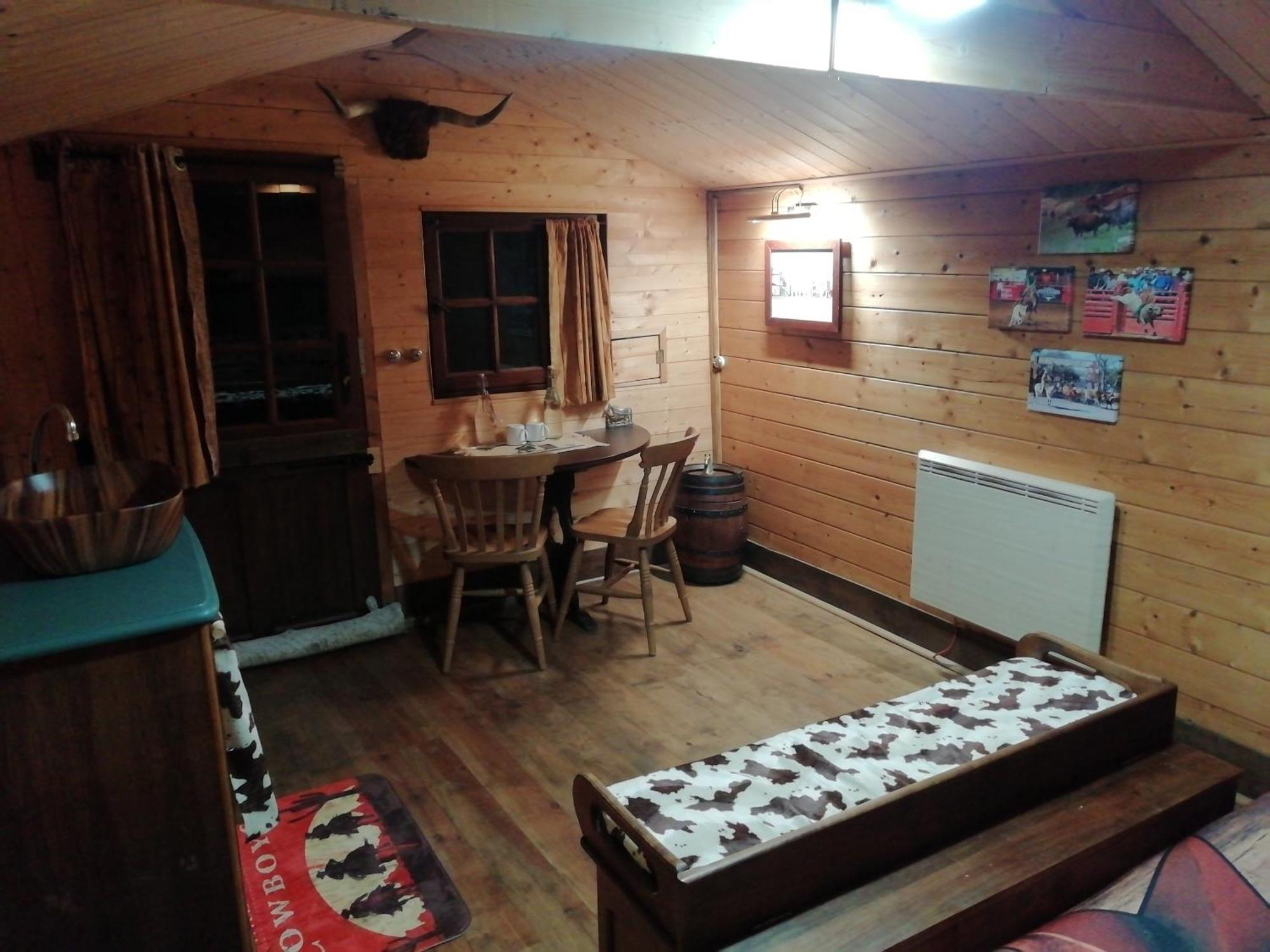 La Valise A Cheval Bed & Breakfast Mezieres-sur-Ponthouin ภายนอก รูปภาพ